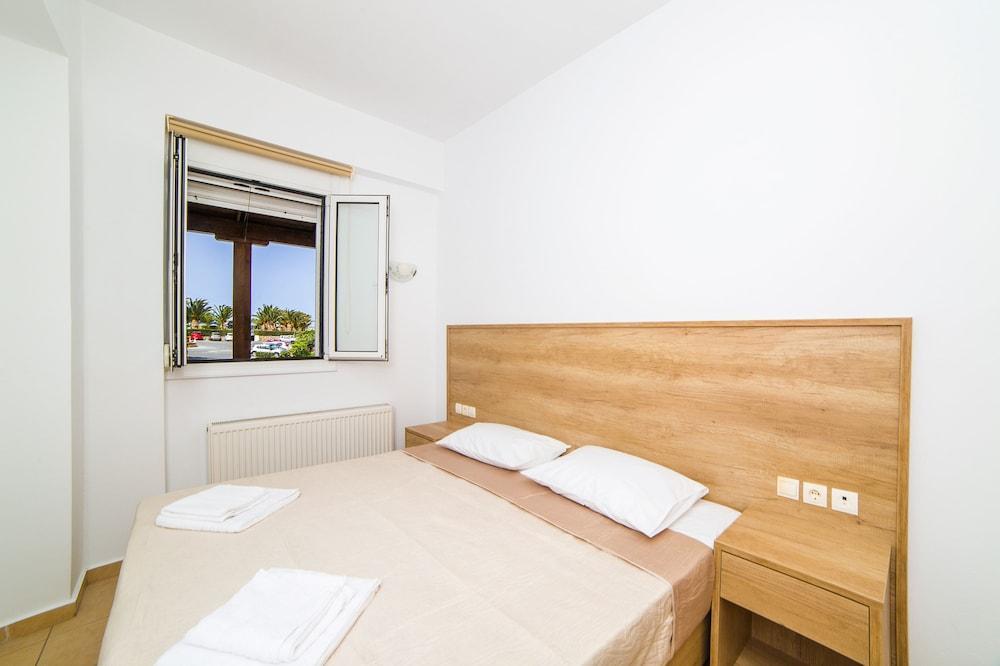 Eva Apartments Koutouloufari Eksteriør billede